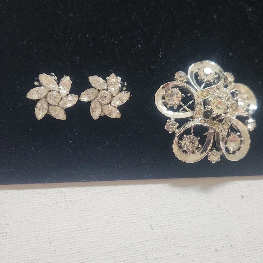 Vintage Rhinestone Brooch and Austria Clip On Earrings‎ Set Silver Tone Floral